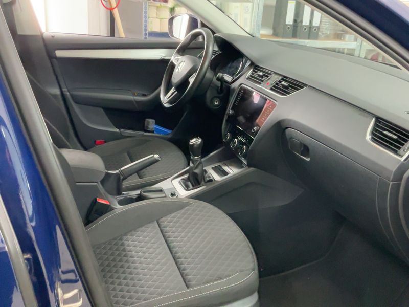 Skoda Octavia 2.0 TDI Drive 2017 – снимка 17