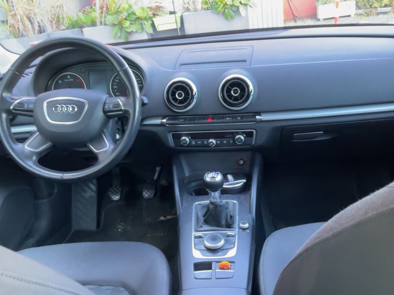 Audi A3 Sportback 1.6 TDI Young 2013 – снимка 17