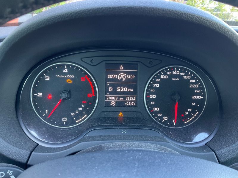 Audi A3 Sportback 1.6 TDI Young 2013 – снимка на щета 38