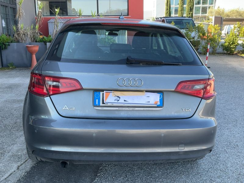 Audi A3 Sportback 1.6 TDI Young 2013 – снимка на щета 7