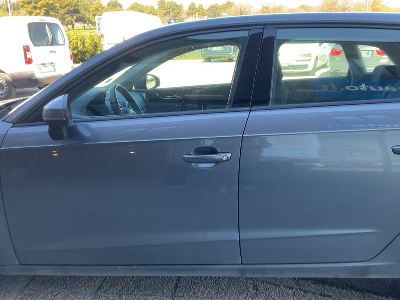 Audi A3 Sportback 1.6 TDI Young 2013 – снимка на щета 4