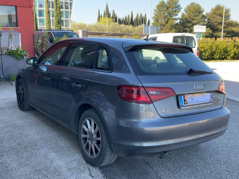Audi A3 Sportback 1.6 TDI Young 2013 – снимка на щета 6