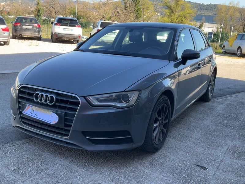 Audi A3 Sportback 1.6 TDI Young 2013