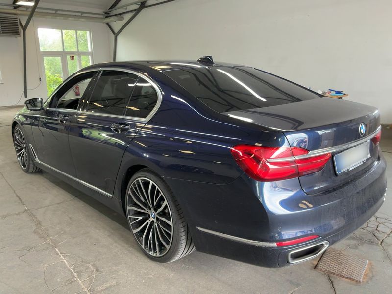 BMW 7er 750i xDrive 2016 – снимка 6