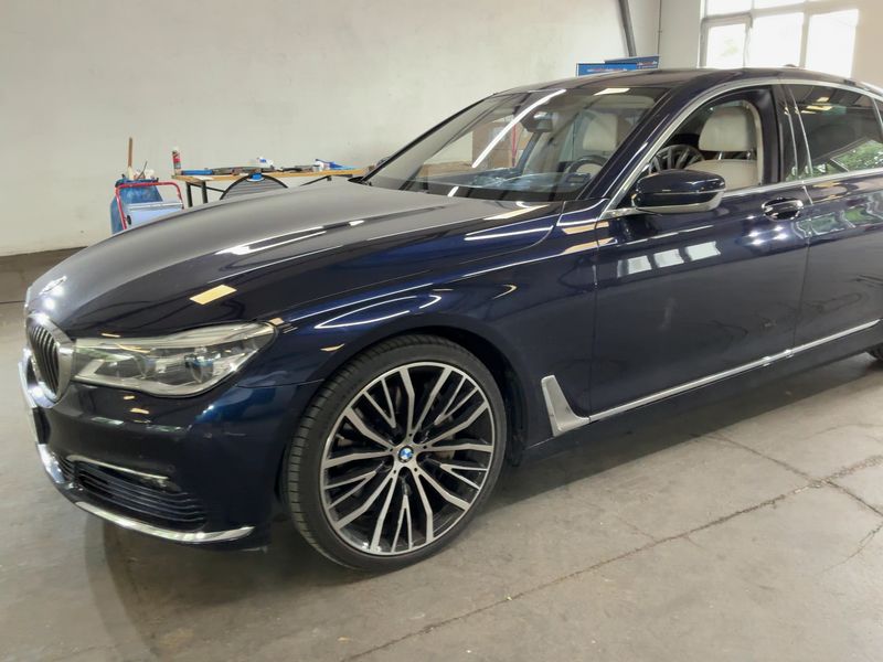 BMW 7er 750i xDrive 2016 – снимка 2