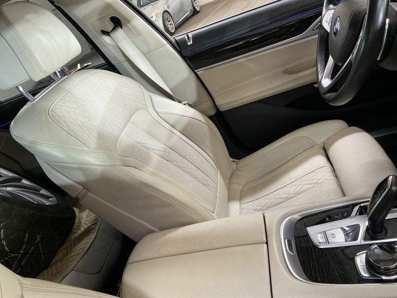 BMW 7er 750i xDrive 2016 – снимка 29