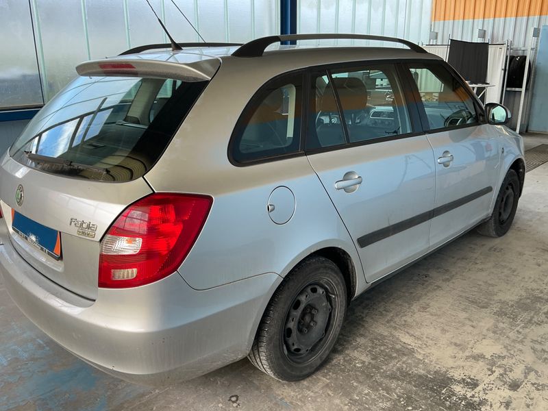 Skoda Fabia 1.4 Style 2009 – снимка 2