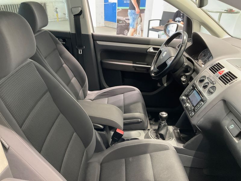 Volkswagen Touran 2.0 TDI Freestyle 2009 – снимка 3