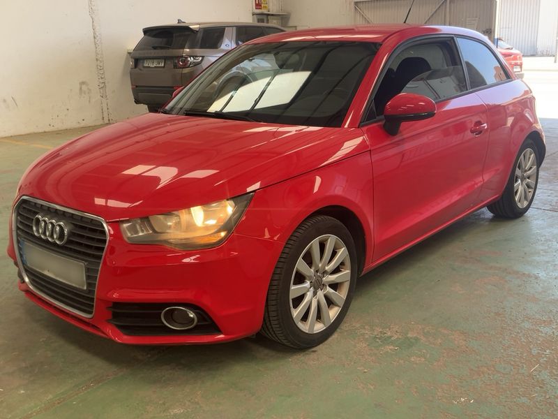 Audi A1 1.6 TDI Attraction 2011 – снимка 1