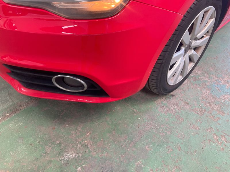 Audi A1 1.6 TDI Attraction 2011 – снимка 23