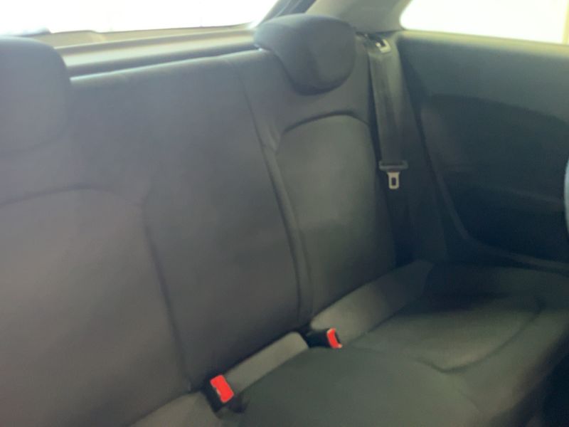 Audi A1 1.6 TDI Attraction 2011 – снимка 19