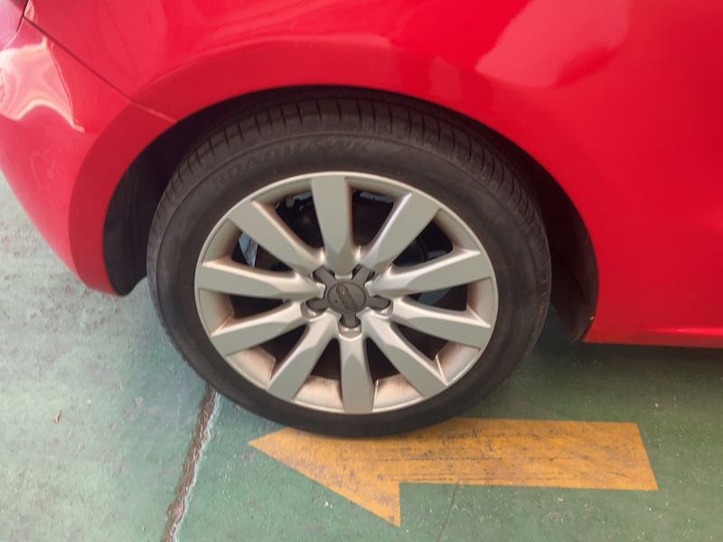 Audi A1 1.6 TDI Attraction 2011 – снимка 9