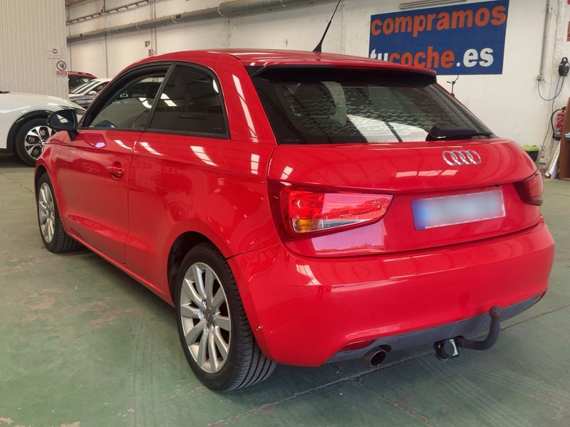 Audi A1 1.6 TDI Attraction 2011 – снимка 6