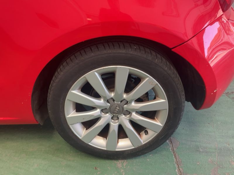 Audi A1 1.6 TDI Attraction 2011 – снимка 5