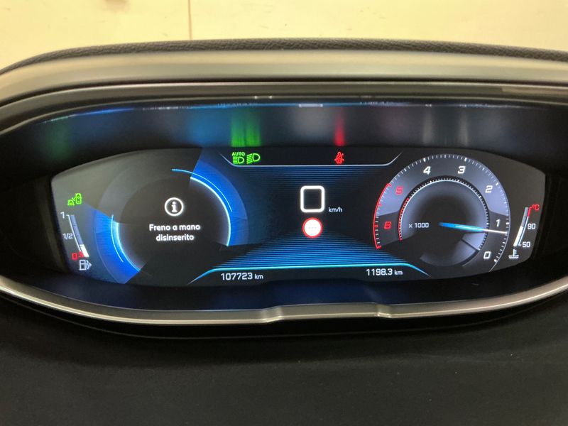 Peugeot 3008 1.6 Blue-HDi Allure 2018 – снимка 18
