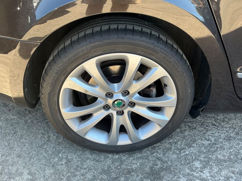 Skoda Superb 1.8 TSI Elegance 2012 – снимка 9