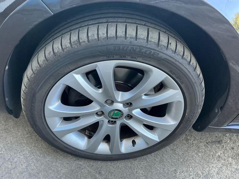 Skoda Superb 1.8 TSI Elegance 2012 – снимка 3