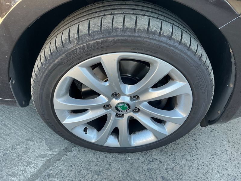 Skoda Superb 1.8 TSI Elegance 2012 – снимка 11