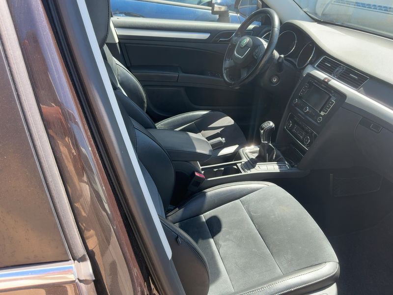 Skoda Superb 1.8 TSI Elegance 2012 – снимка 17