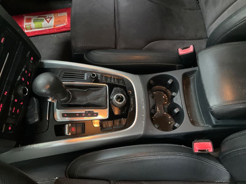Audi Q5 2.0 TDI quattro 2010 – снимка 37