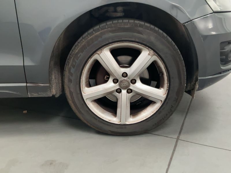 Audi Q5 2.0 TDI quattro 2010 – снимка 11