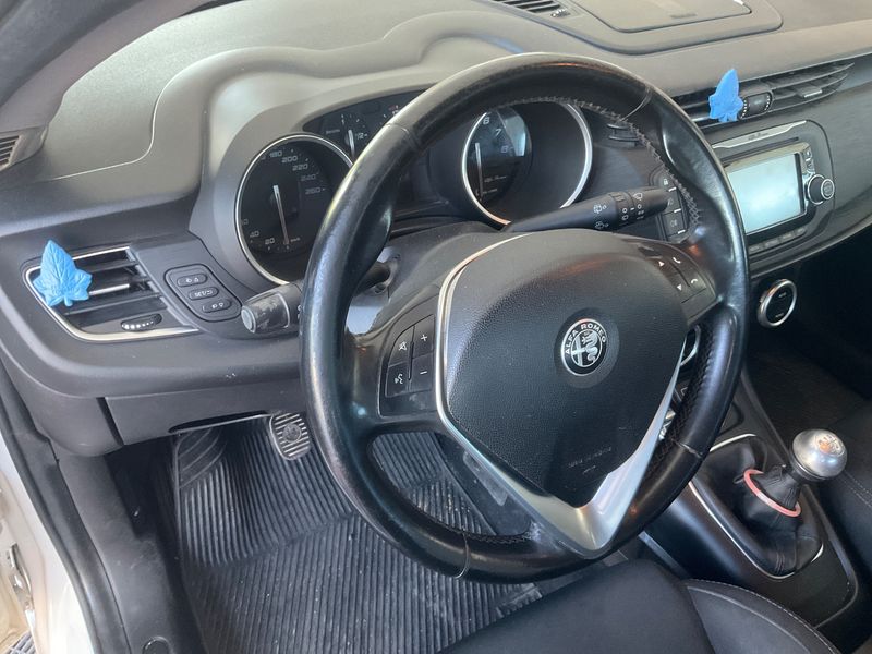 Alfa Romeo Giulietta 1.4 Turbo Super 2017 – снимка 23