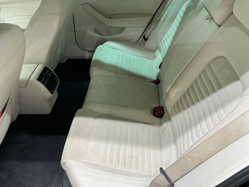 Volkswagen Passat 2.0 TDI Highline BlueMotion Tech 2017 – снимка 32