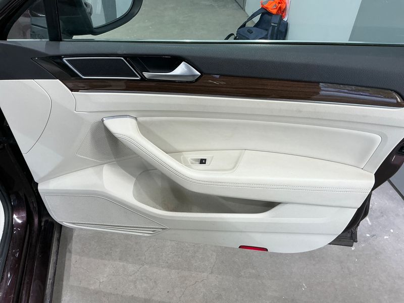 Volkswagen Passat 2.0 TDI Highline BlueMotion Tech 2017 – снимка 31