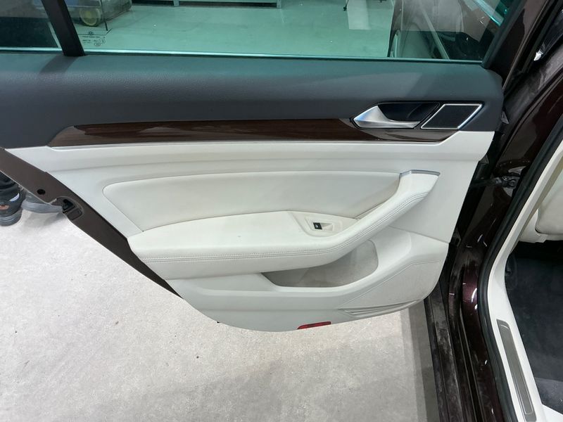 Volkswagen Passat 2.0 TDI Highline BlueMotion Tech 2017 – снимка 33