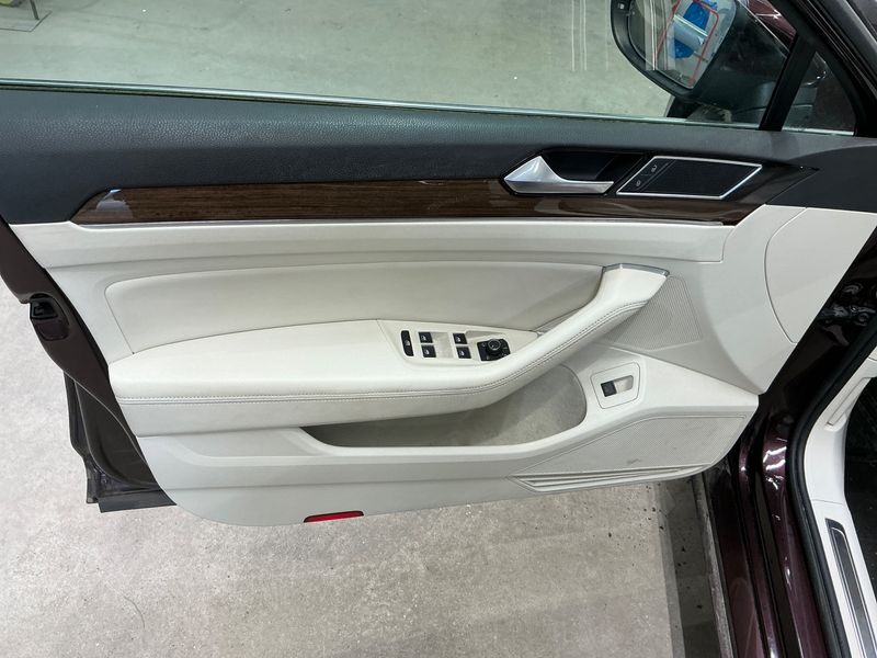 Volkswagen Passat 2.0 TDI Highline BlueMotion Tech 2017 – снимка 30