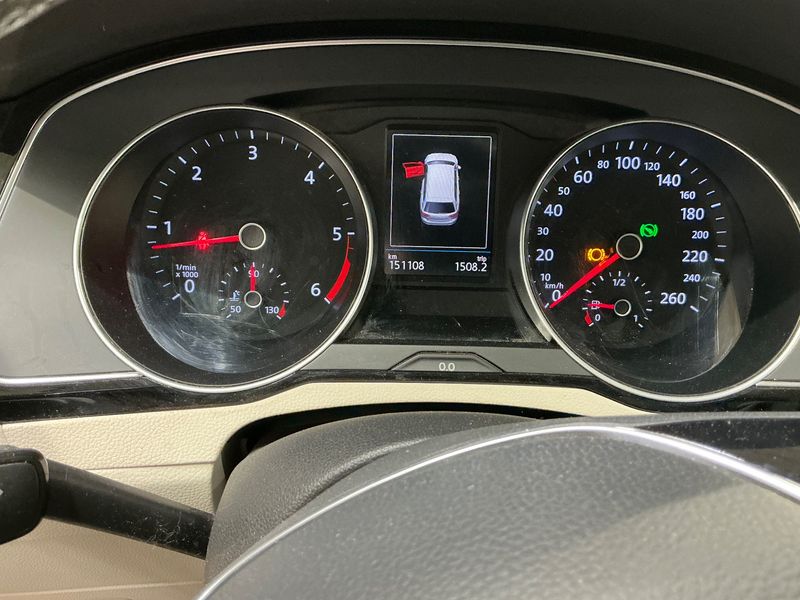 Volkswagen Passat 2.0 TDI Highline BlueMotion Tech 2017 – снимка 19