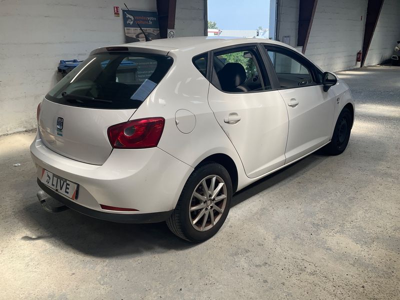 Seat Ibiza 1.6 TDI Stylance / Style 2010 – снимка 2