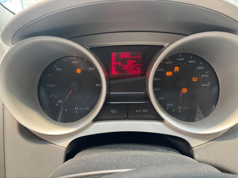 Seat Ibiza 1.6 TDI Stylance / Style 2010 – снимка 4