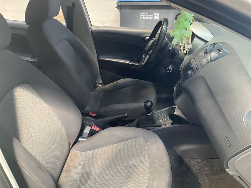 Seat Ibiza 1.6 TDI Stylance / Style 2010 – снимка 3
