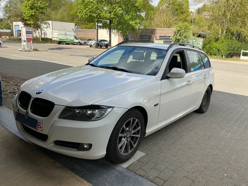 BMW 3er 318i 2010 – снимка 1