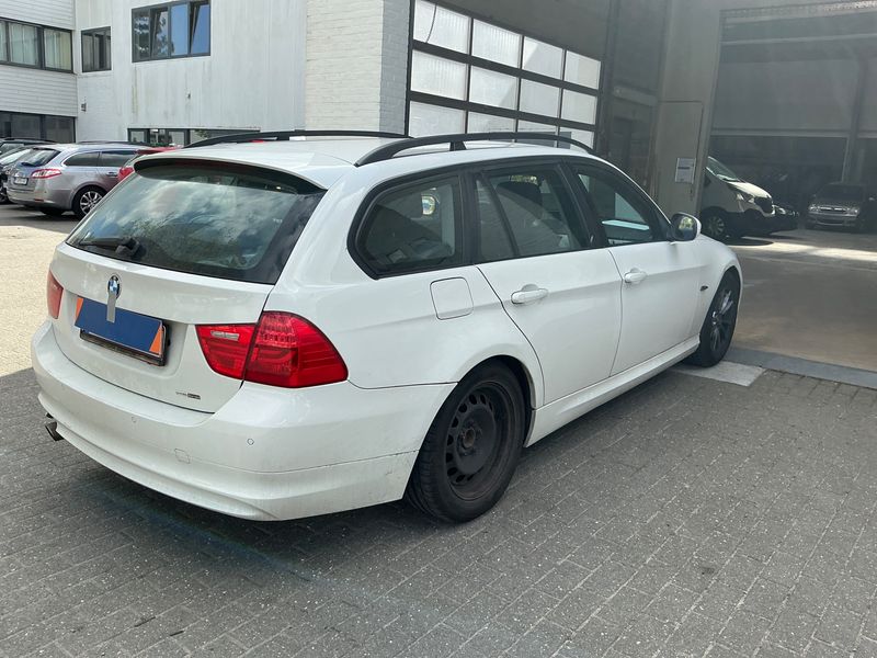 BMW 3er 318i 2010 – снимка 2