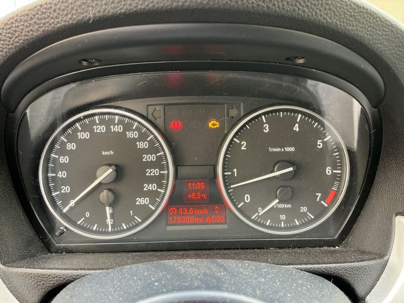BMW 3er 318i 2010 – снимка 4