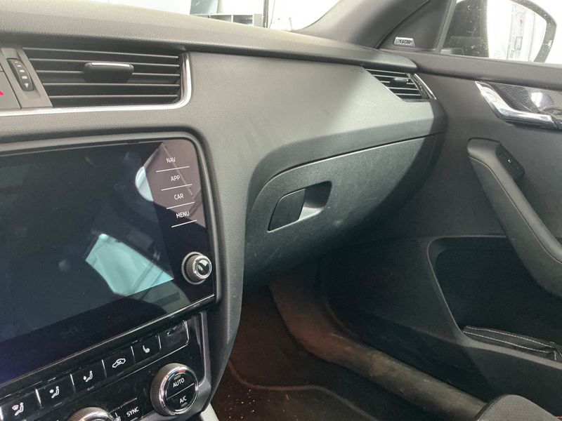 Skoda Octavia 2.0 TDI RS 4x4 2018 – снимка 25