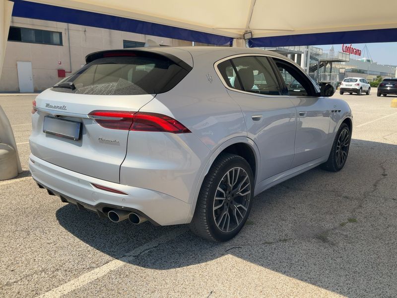 Maserati Grecale 2.0 Turbo Mild-Hybrid GT AWD 2024 – снимка 8