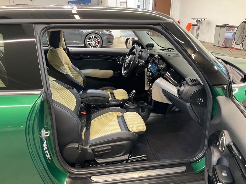 MINI Cooper Classic Trim 2022 – снимка 17