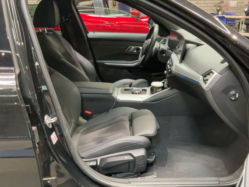BMW 3er 320d Mild-Hybrid xDrive M Sport 2022 – снимка 16
