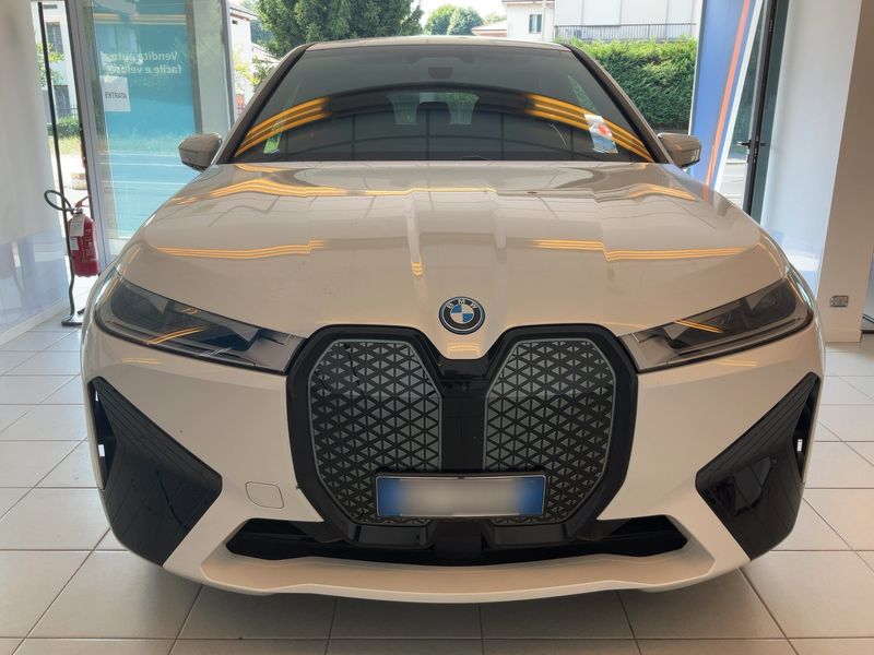 BMW iX iX 40 xDrive Sport 2022 – снимка 14