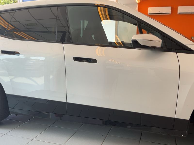 BMW iX iX 40 xDrive Sport 2022 – снимка 10