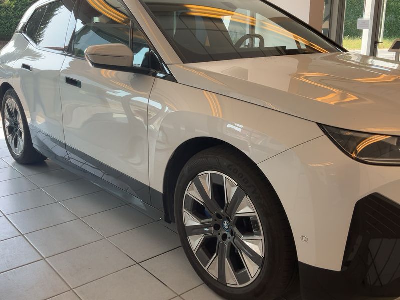 BMW iX iX 40 xDrive Sport 2022 – снимка 12