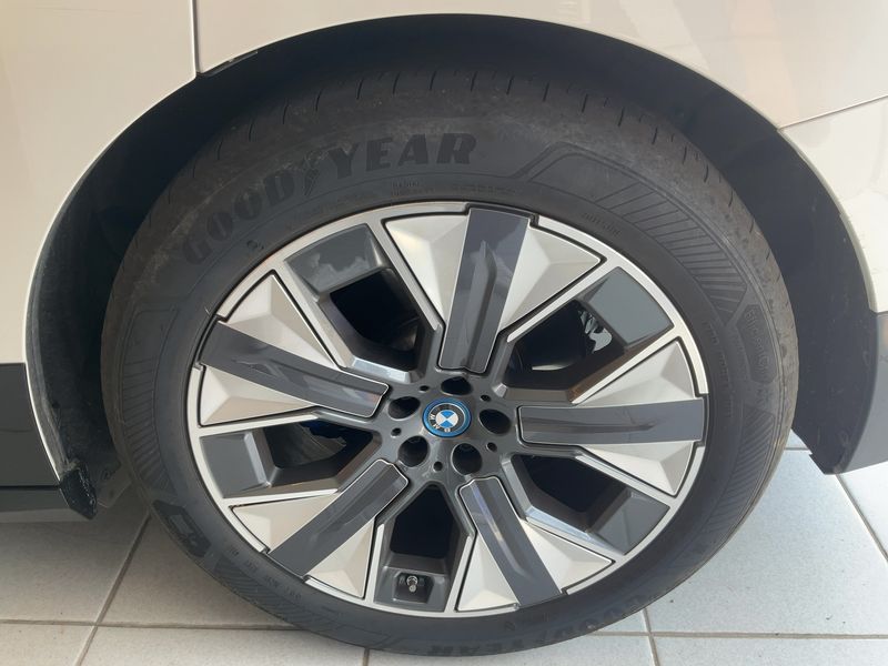 BMW iX iX 40 xDrive Sport 2022 – снимка 5