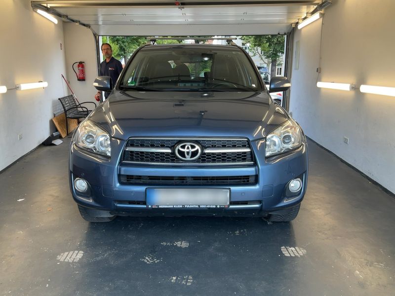 Toyota RAV 4 2.2 D-4D Executive 2010 – снимка 14