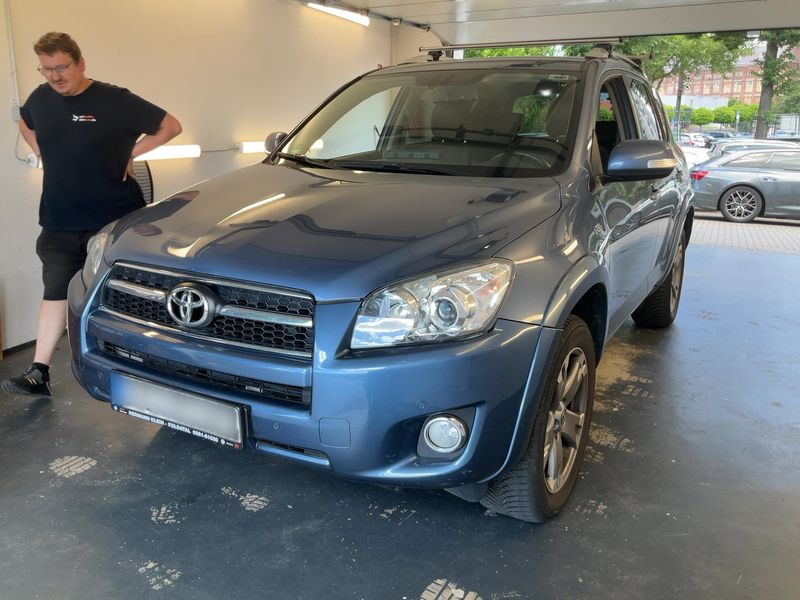 Toyota RAV 4 2.2 D-4D Executive 2010 – снимка 1