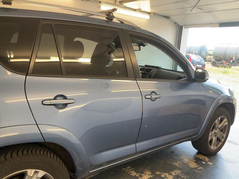 Toyota RAV 4 2.2 D-4D Executive 2010 – снимка 10