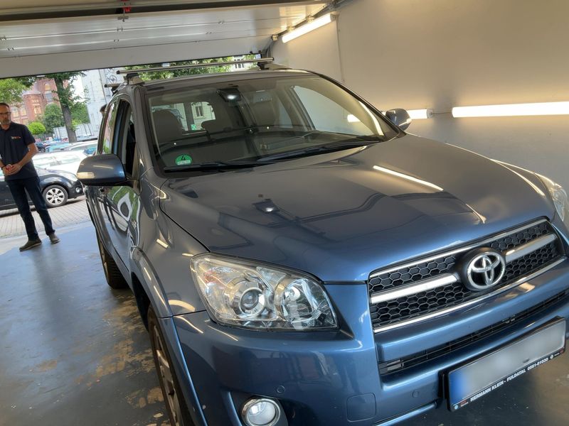 Toyota RAV 4 2.2 D-4D Executive 2010 – снимка 12