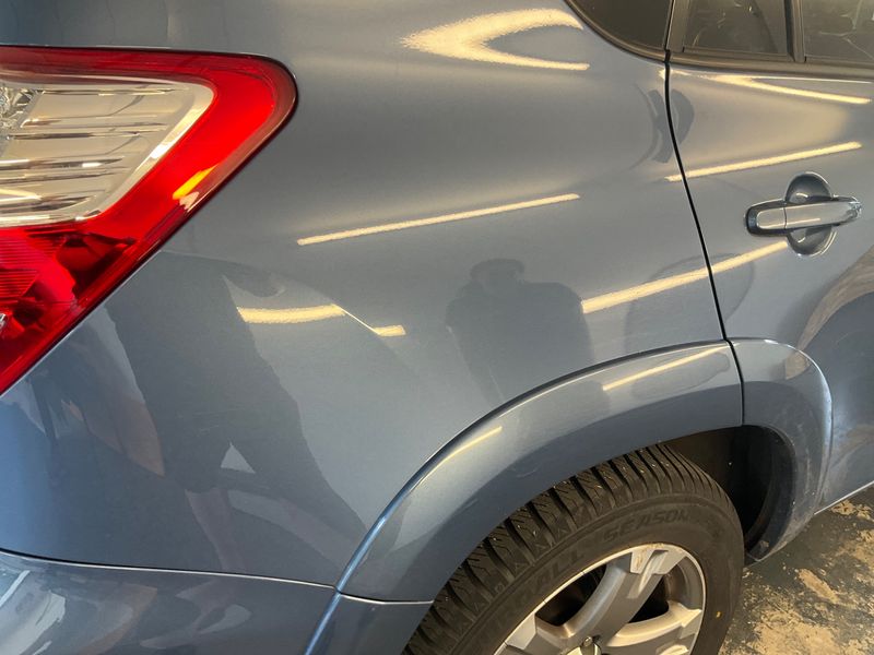 Toyota RAV 4 2.2 D-4D Executive 2010 – снимка 23